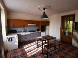 Chez Sandrine - Maison de Famille, hotel a Gray-la-Ville