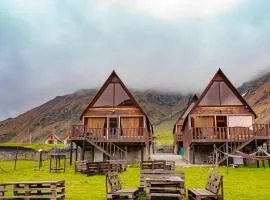 Kazbegi 4 side cottages