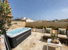 Valletta City Vibes Top Floor with jacuzzi, hotelli kohteessa Il-Furjana