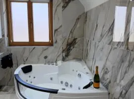 Premium Whirlpool Residence JR - Free Parking