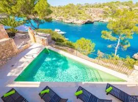 VILLA CALA FIGUERA - Villa with private pool direct access to the sea and free Wi-Fi