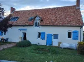 Séjour en famille chez l'habitant dans longère, 2 chambres double avec berceau et possibilité lit pliant 1 personne, relais motard