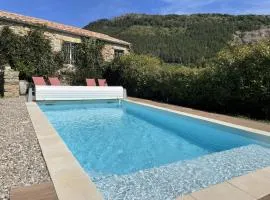Maison Ardéchoise de caractère avec piscine privée 8 personnes