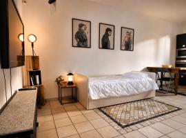 "The Other Side" Studio, hotel em Lainate