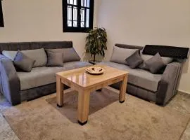 Relaxing simpl-Style Apartment Near Airport