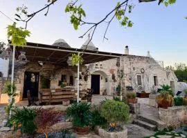 Sto al Trullo - Historic Trullo with Private Jacuzzi and Sauna