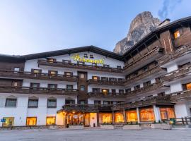 Hotel Miramonti Corvara: Corvara in Badia'da bir otel