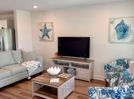 Chic Beach Home Near Airport Casino Coliseum Base