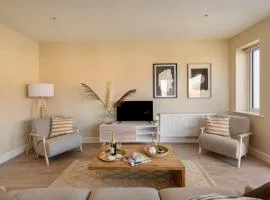 Modern Deluxe Apartment with a Seaview