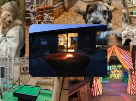 Drumcoltran Cabin by SkyBears Holidays - Puppy Lounge, Arcades, Games room