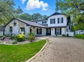 5-BD/25-BA Modern Farmhouse Retreat (Sleeps 12)