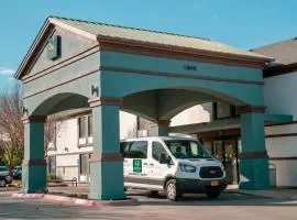 Quality Inn & Suites Irving DFW Airport South