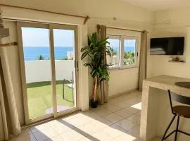 Estudio con vista al mar #5