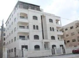 7 - Homey 2 bedroom Apartment Close to Market