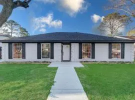 5-BD, 2-BA Tranquil Retreat ft Jacuzzi & Playground