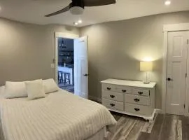 New Modern 3 br 2 bth Walking Trails shopping