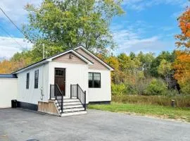 New Modern 3 br 2 bth Walking Trails shopping