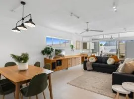 Vohemar Macrossan Retreat Resort Apartment with Pool