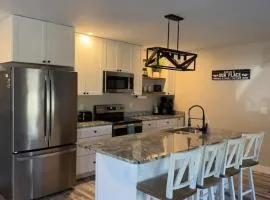 Cozy 3 BR 2 Bath Sleeps 8 Quiet