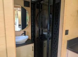 Tiny house nad rzeczką