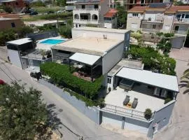 Apartments Lidija - sea view apartment with exclusive right of using hot tub or split level apartment with exclusive right of using pool