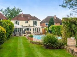 Relaxing Family Haven with Pool Office - Pass the Keys