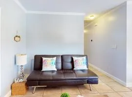 BAY364FLR- Coral Queen Palm