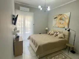 Eleni’s Mountainview Central Studio by the Sea