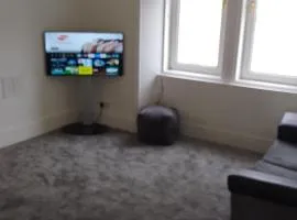 2 Bed Apartment 2 Minutes From The Beach