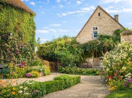 Gîte de charme 4 étoiles au coeur du Perche, Hotel in Coudray-au-Perche