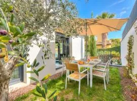 Apt 2 Bedroom - Terrace Near Saint-Tropez - Happy Rentals