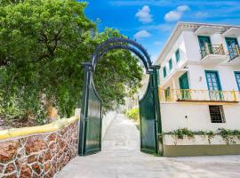 DanCenter Valencia Villa Siolim | 3BHK | Pvt Pool | Goa, hotel din Camorlim
