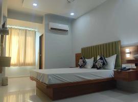 Hotel O Ajwa Road Vadodara Formerly New Shivam, хотел в Вадодара