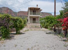Picturesque Houses, country house in Leonidio