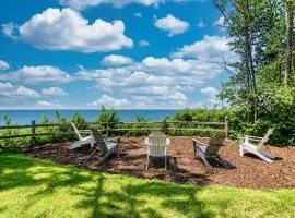 Blackstone on the Bluff with Lake Views Historic Home Family Friendly
