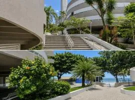 8 Apartamentos em Condomínio Fechado c/portaria presencial 24 hs à Beira mar na Praia do Tombo no Guarujá