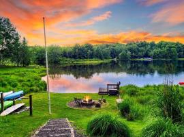 Chalet All Day by AvantStay, hotel v destinaci Arrowhead Lake