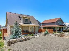 30 Mi to Crested Butte: Dog-Friendly Home By River