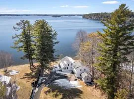 Cobbossee Hideaway