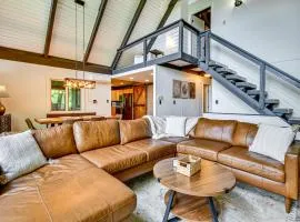 Blue Ridge Pkwy View & Deck: Brevard Home!