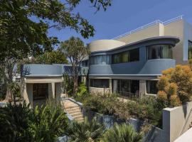 No5 Boutique Art Hotel by Mantis, hotel sa Port Elizabeth