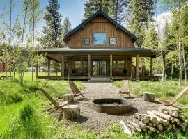 Cozy Cabin Nestled at the Base of Tamarack Resort!