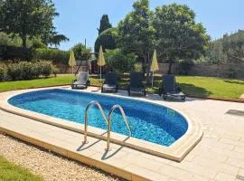 Stunning Home In Pavicini