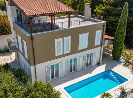 Gorgeous Home In Splitska, Hotel in Splitska