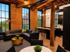 Brick & Bed Riverfront Lofts, T 303