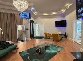 Home in AtlantaFIFA World Cup bedroom and 4bath