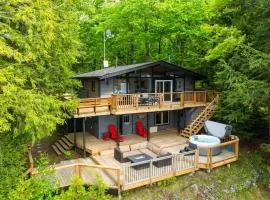 Alpine Lake House - Waterfront on Lake Muskoka