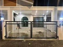 Dgajah Homestay