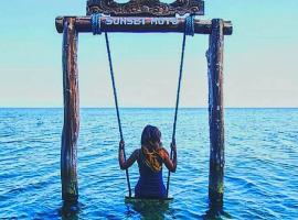 Sunset Moyo Bungalows، فندق في Moyo Island