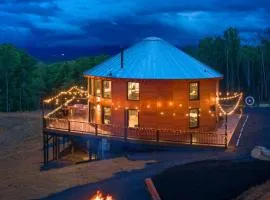 Luray Yurt - World's Largest Yurt - Sleeps 16, Hot Tub, Sauna, Pond